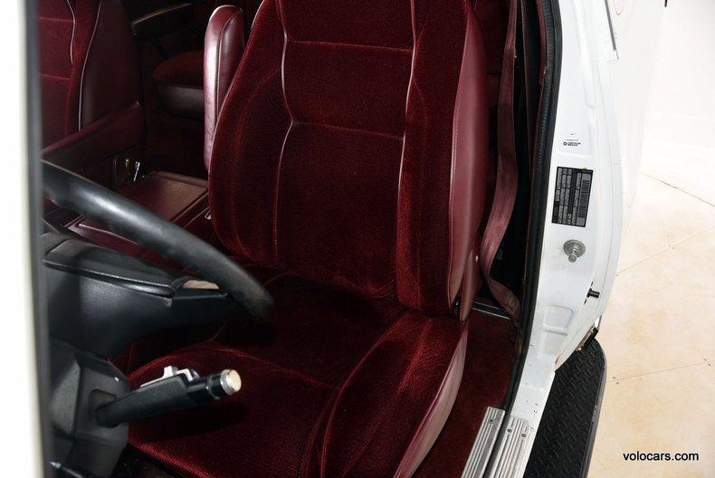 1990-dodge-ram-charger-volo-museum