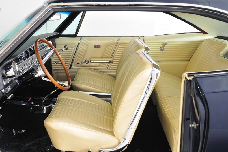 1965 Pontiac 2+2