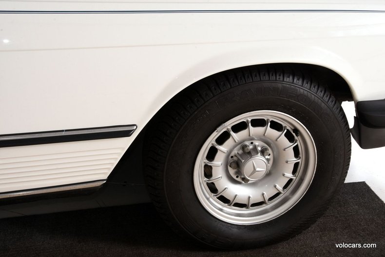 1984 Mercedes-Benz 380SL | Volo Museum