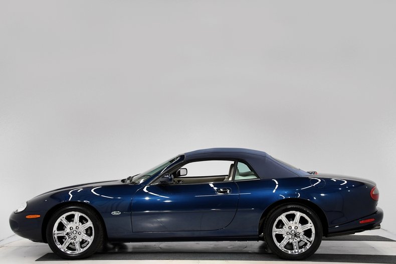 2000 Jaguar XK8