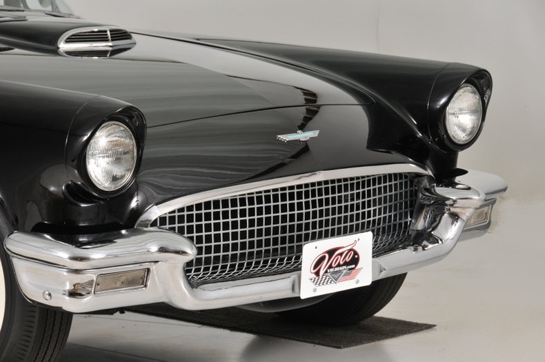 1957 Ford Thunderbird