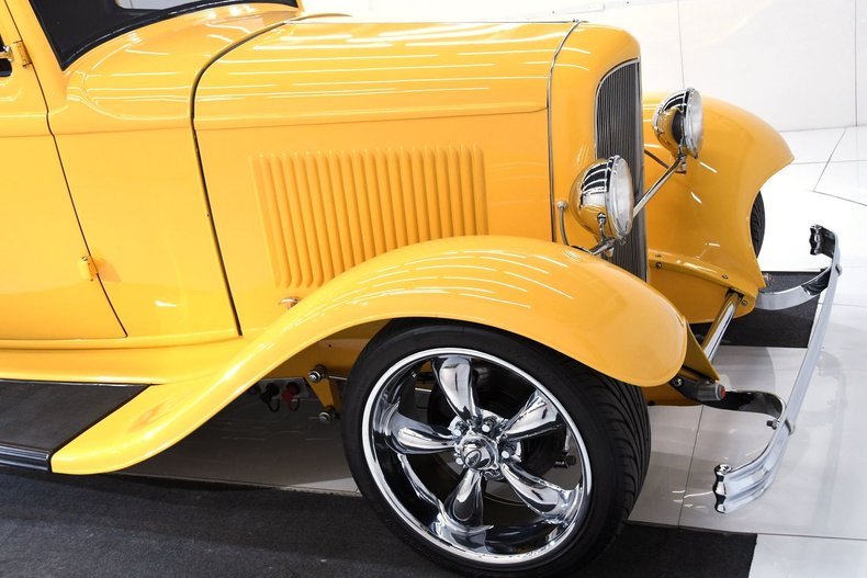 1932 Ford Custom | Volo Museum