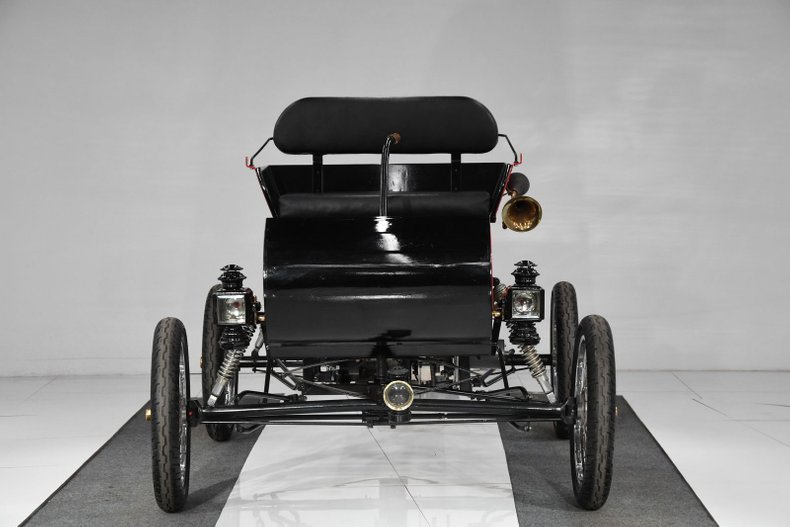 1902 Oldsmobile curved dash
