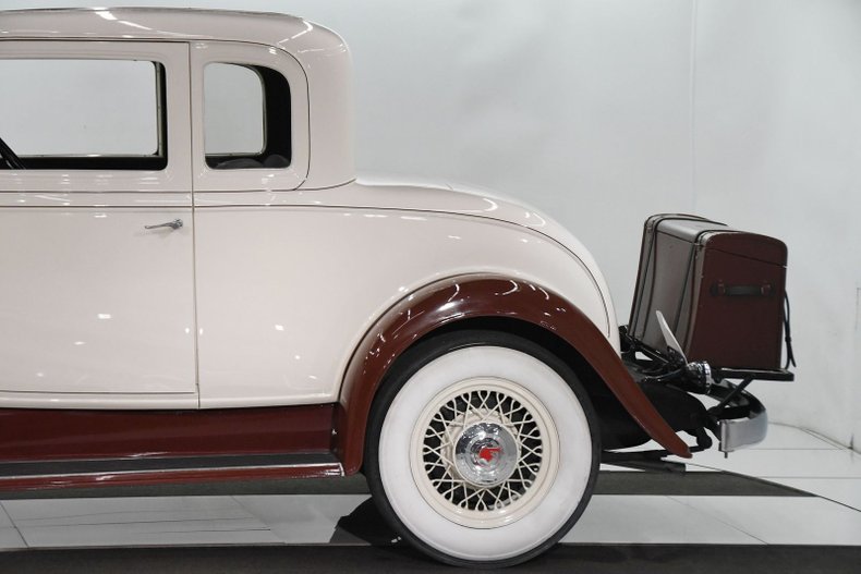 1932 Pontiac Series 302