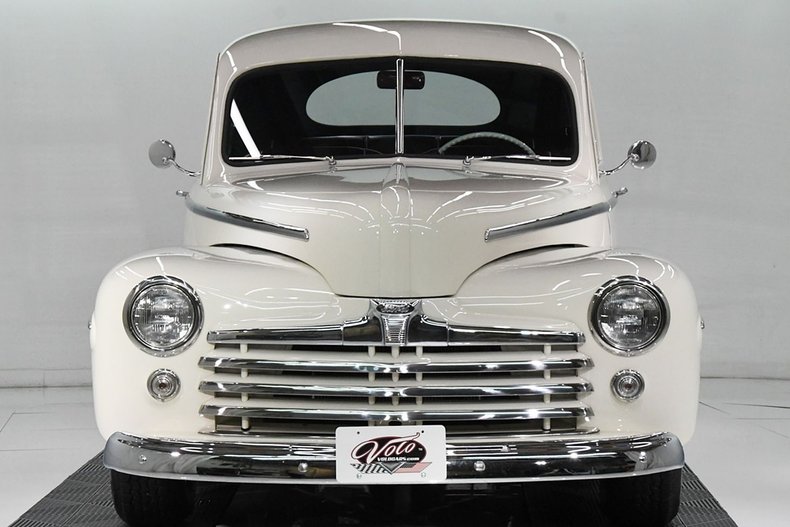 1947 Ford Deluxe | Volo Museum