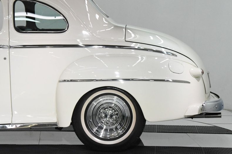 1947 Ford Deluxe | Volo Museum