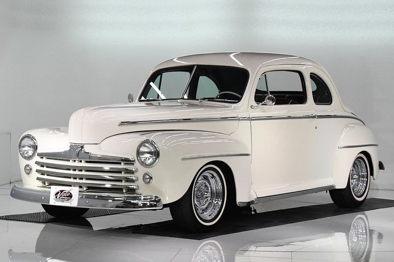 1947 Ford Deluxe | Volo Museum
