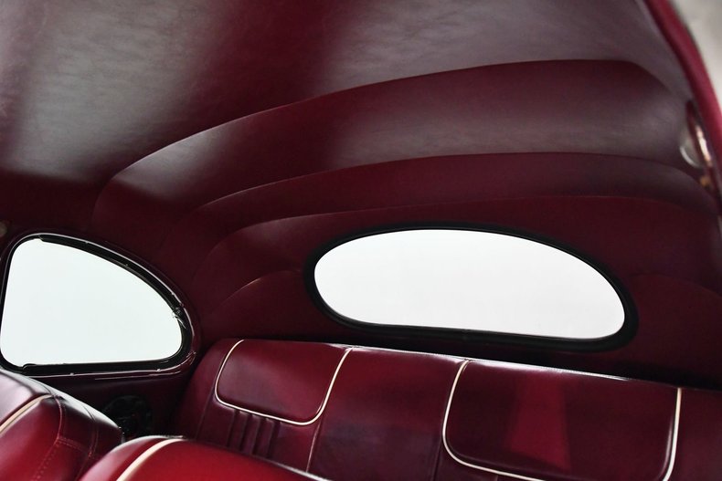 1947 Ford Deluxe | Volo Museum