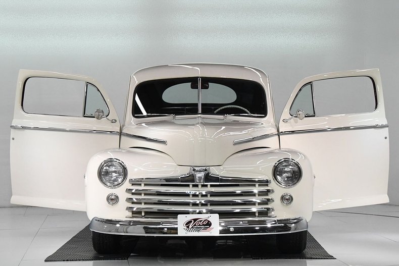 1947 Ford Deluxe | Volo Museum
