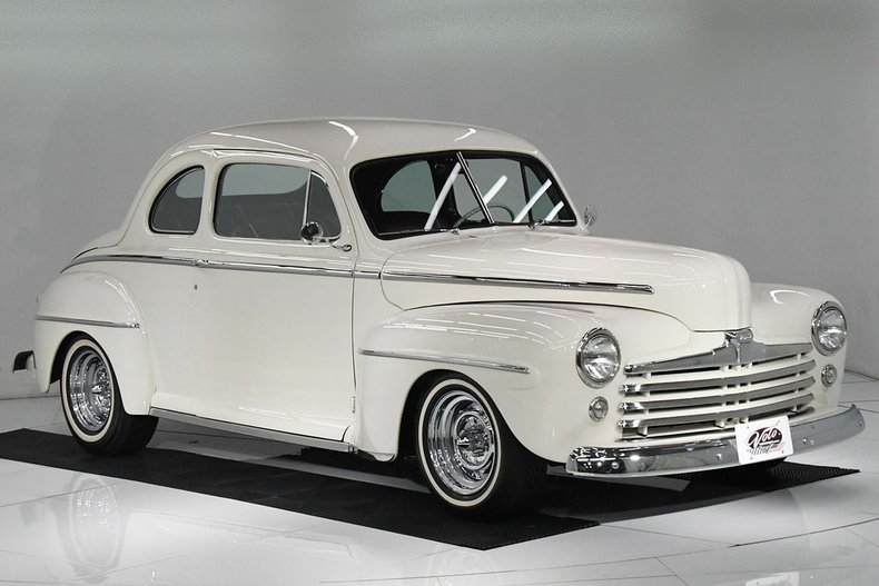 1947 Ford Deluxe | Volo Museum