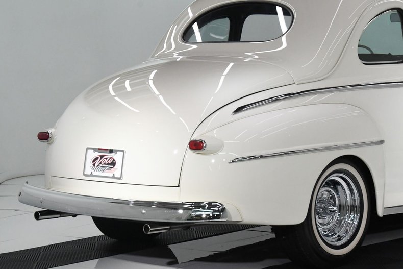 1947 Ford Deluxe | Volo Museum