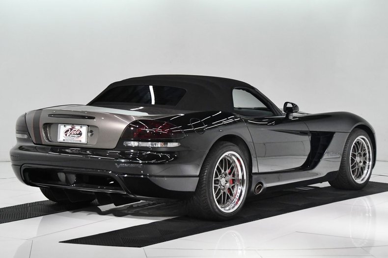 2005 Dodge Viper