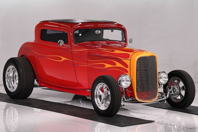 1932 Ford Custom | Volo Museum