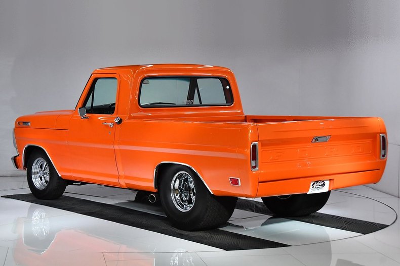 1968 Ford Custom | Volo Museum