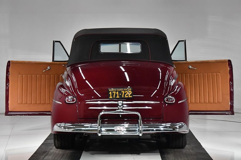 1946 Ford Super Deluxe | Volo Museum