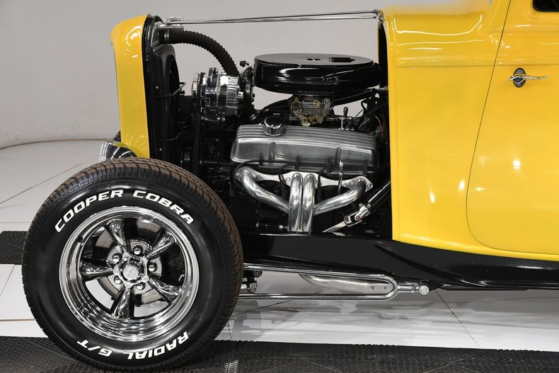 1932 Ford Custom | Volo Museum