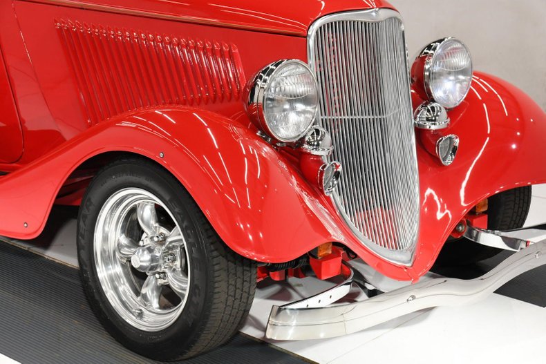 1933 Ford Deluxe