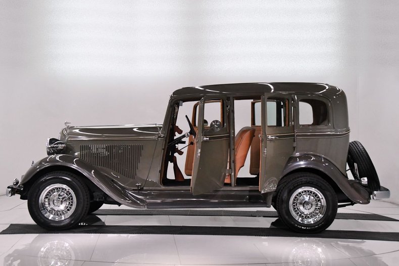 1933 Plymouth Sedan