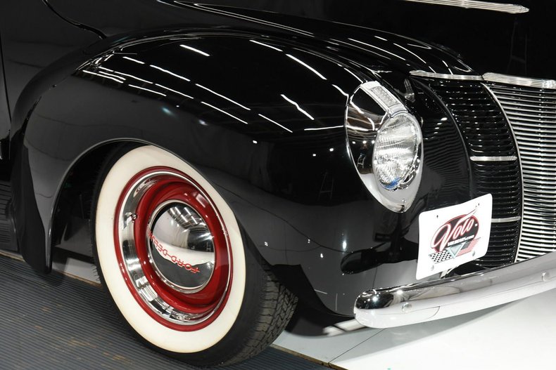 1940 Ford Deluxe | Volo Museum