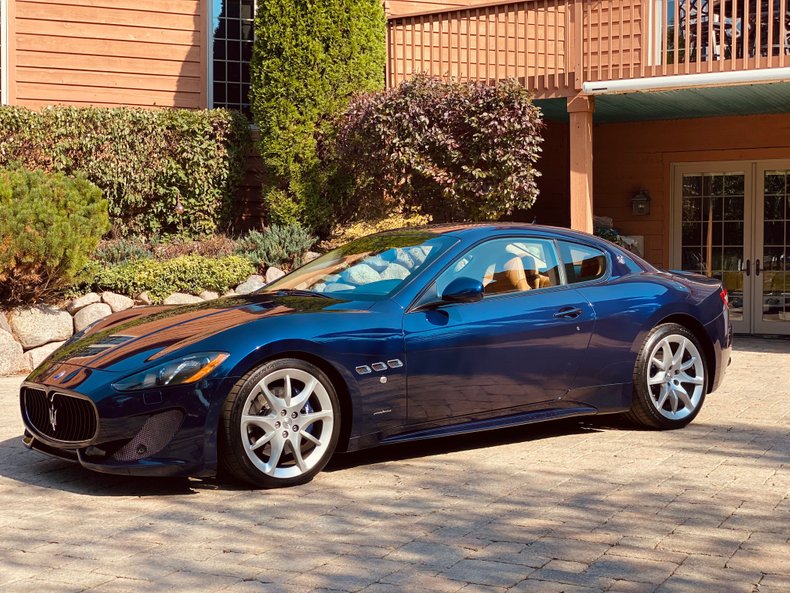 2013 Maserati Gran Turismo