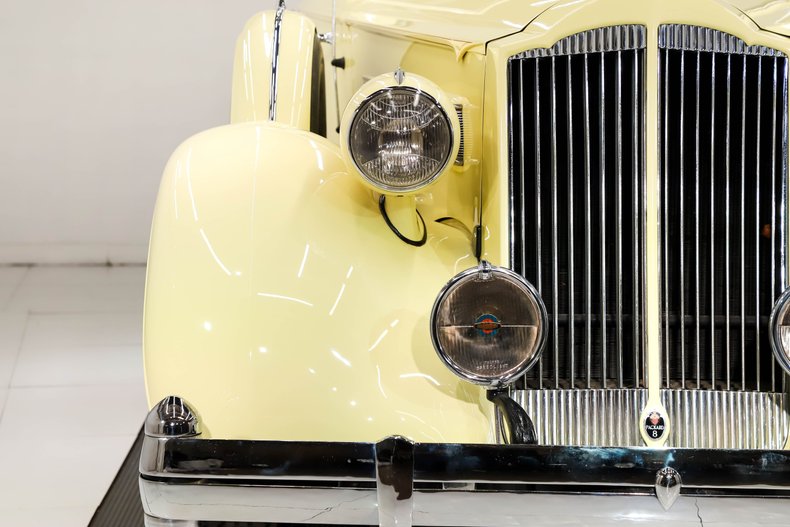 1936 Packard Victoria