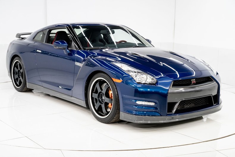 2014 Nissan GT-R | Volo Museum