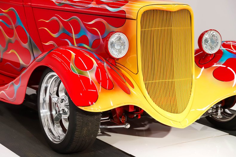 1933 Ford Custom