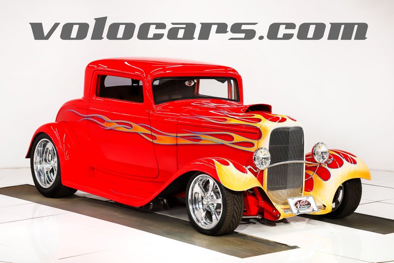 1932 Ford Custom | Volo Museum