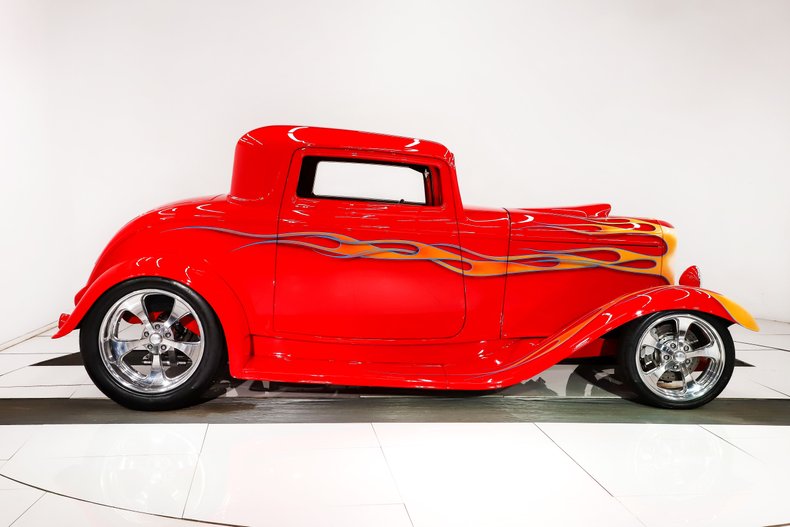 1932 Ford Custom | Volo Museum