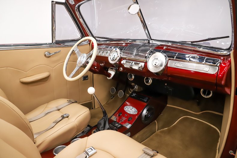 1948 Ford Super Deluxe | Volo Museum