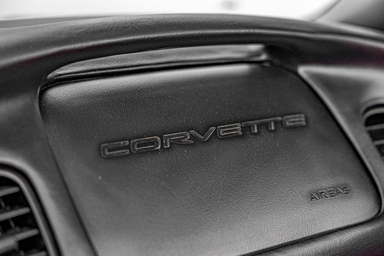 2004 Chevrolet Corvette 42