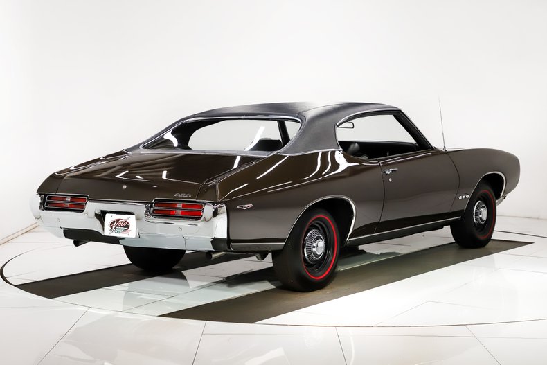 1969 Pontiac GTO 30