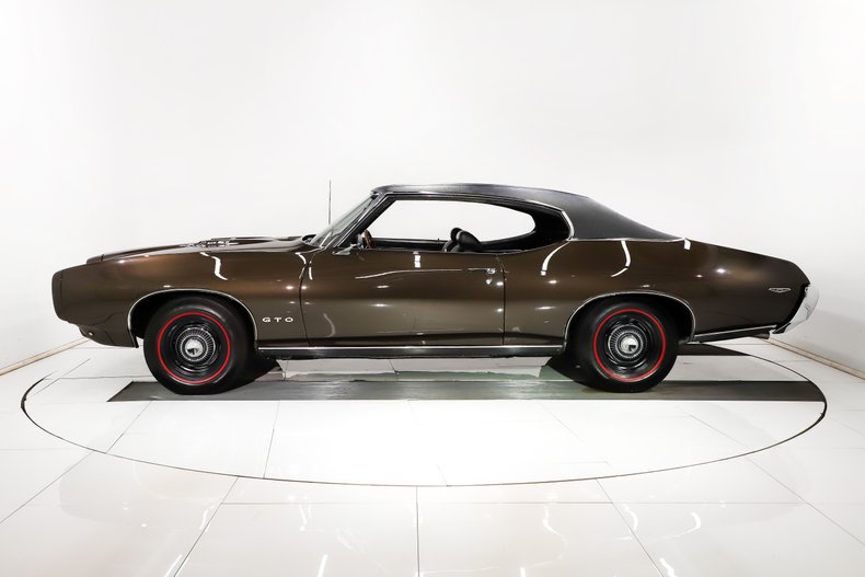 1969 Pontiac GTO 36