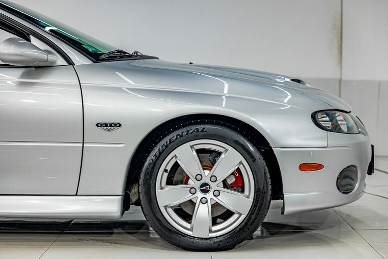 2005 Pontiac GTO 6