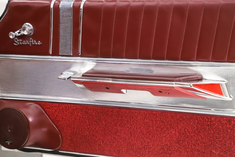 1962 Oldsmobile Starfire 38
