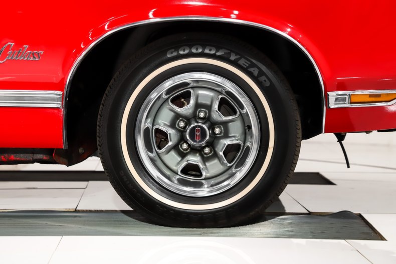 1970 Oldsmobile Cutlass | Volo Museum