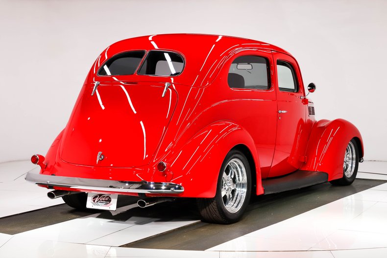 1937 Ford Custom