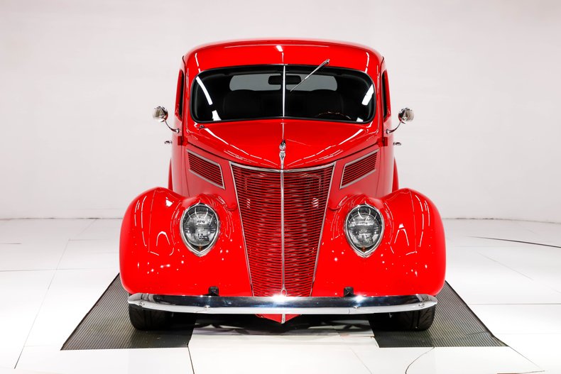 1937 Ford Custom