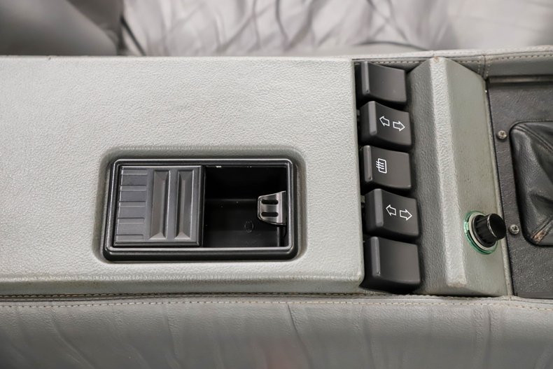 1981 DeLorean DMC-12 37