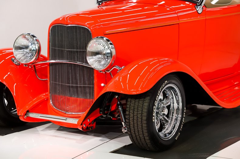 1932 Ford Custom | Volo Museum