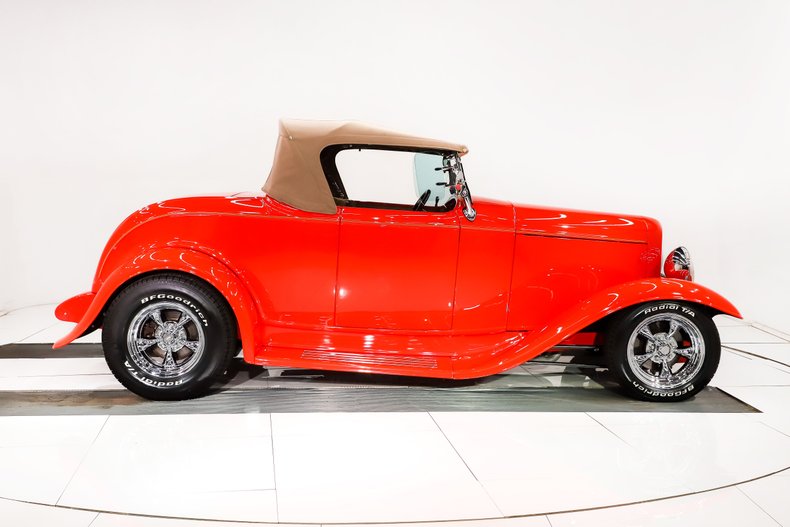 1932 Ford Custom | Volo Museum