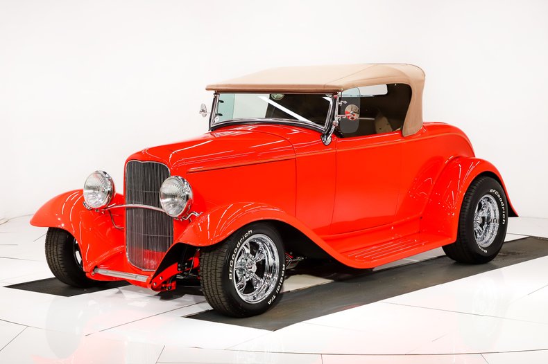 1932 Ford Custom | Volo Museum