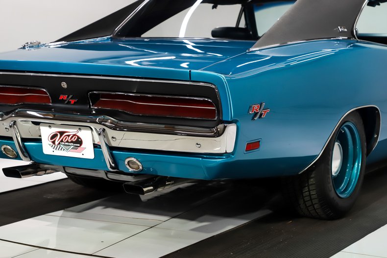 1969 Dodge Charger 25