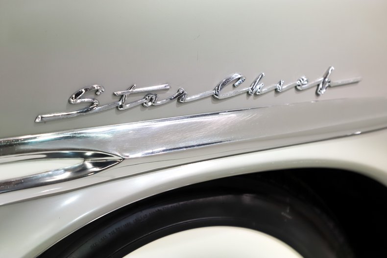 1957 Pontiac Starchief 10