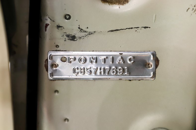 1957 Pontiac Starchief 13