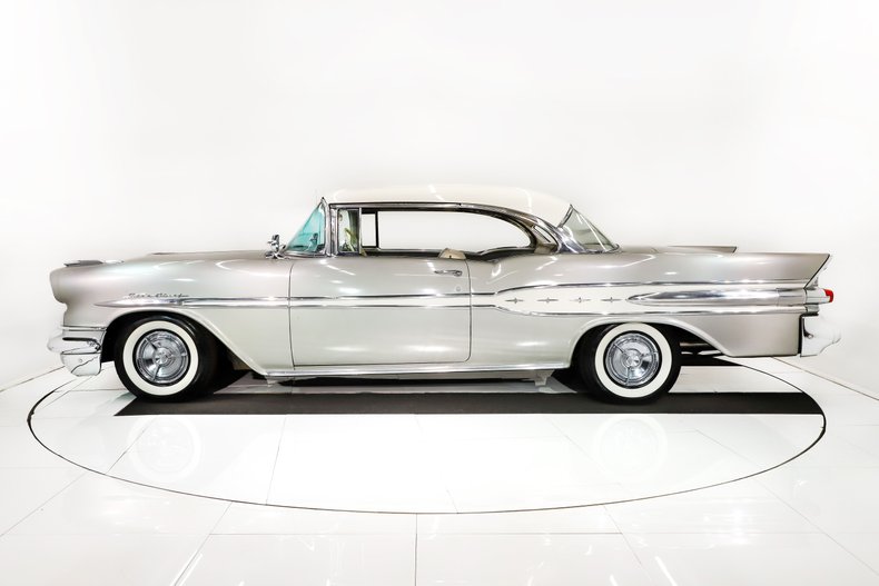1957 Pontiac Starchief 35