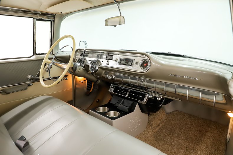 1957 Pontiac Starchief 40