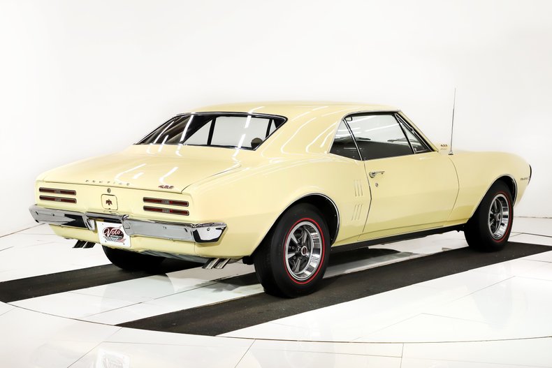 1967 Pontiac Firebird 31
