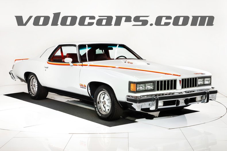 1977 Pontiac LeMans 1