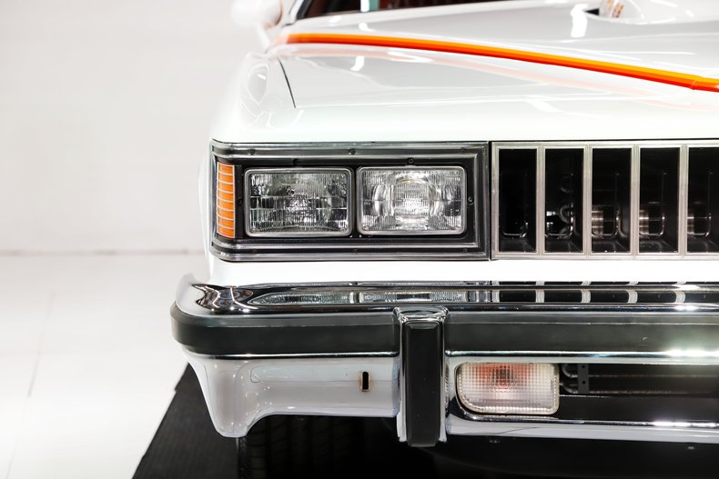 1977 Pontiac LeMans 34